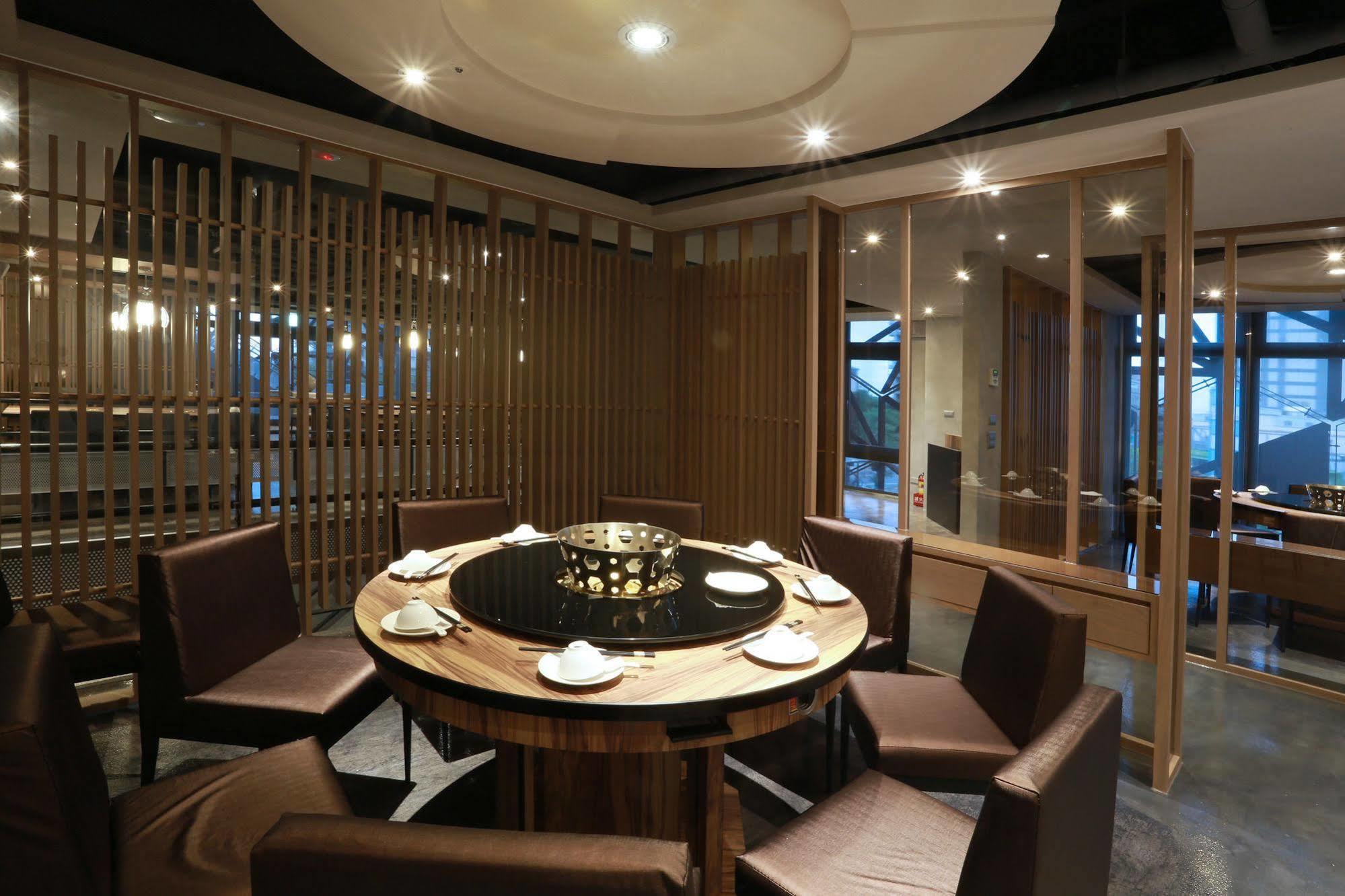 นัมเบอร์ไนน์ โฮเต็ล Hotel เจียวซี ภายนอก รูปภาพ