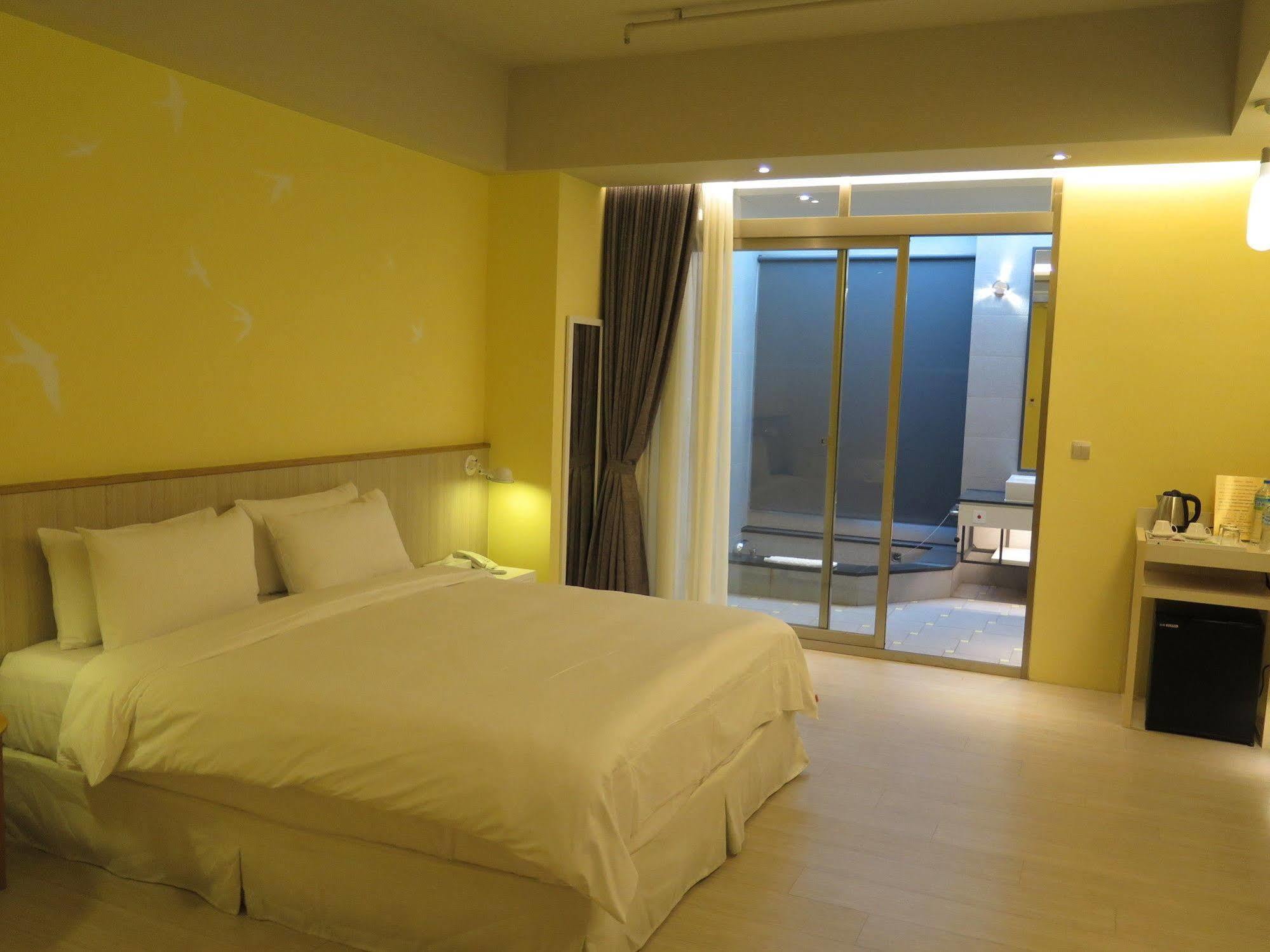 นัมเบอร์ไนน์ โฮเต็ล Hotel เจียวซี ภายนอก รูปภาพ